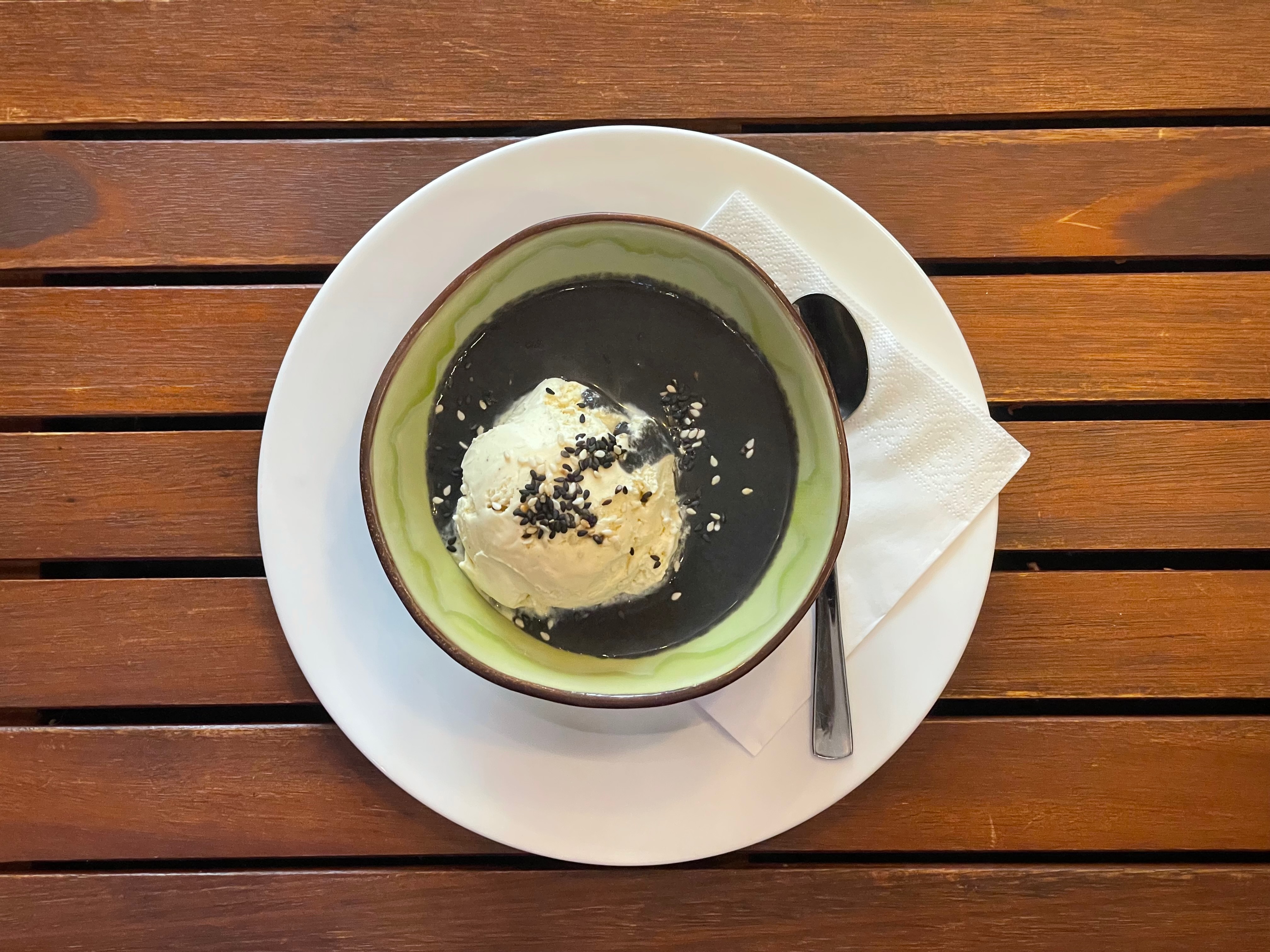 黑芝麻糊配香草冰淇淋